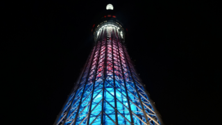 夜の東京スカイツリー、エレベーターの閉じ込め事故